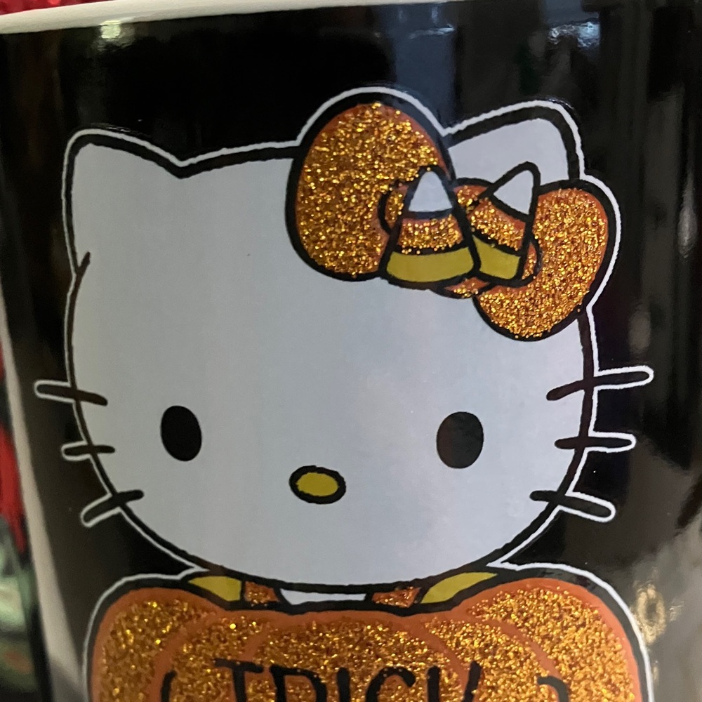 Hello Kitty Trick or Treat Mug - Picture 6 of 6